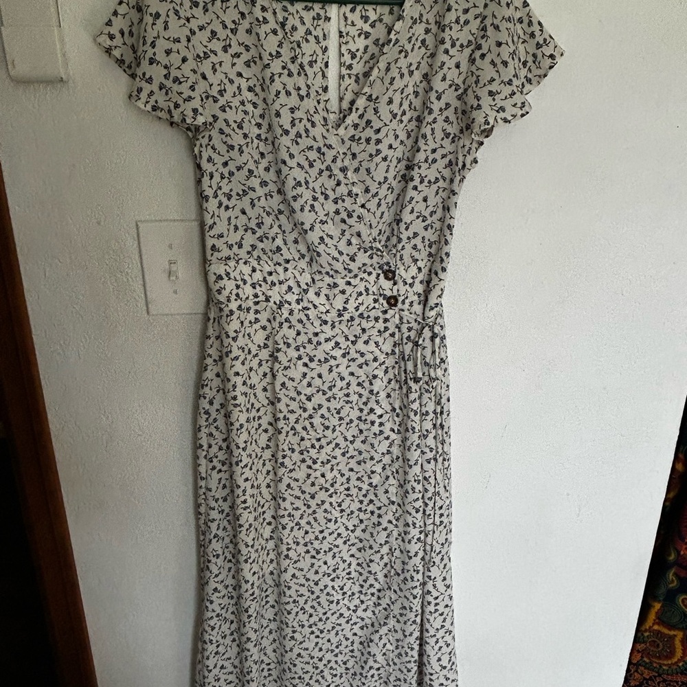 Sienna Sky White and Blue Flutter Sleeve Midi Sundress
